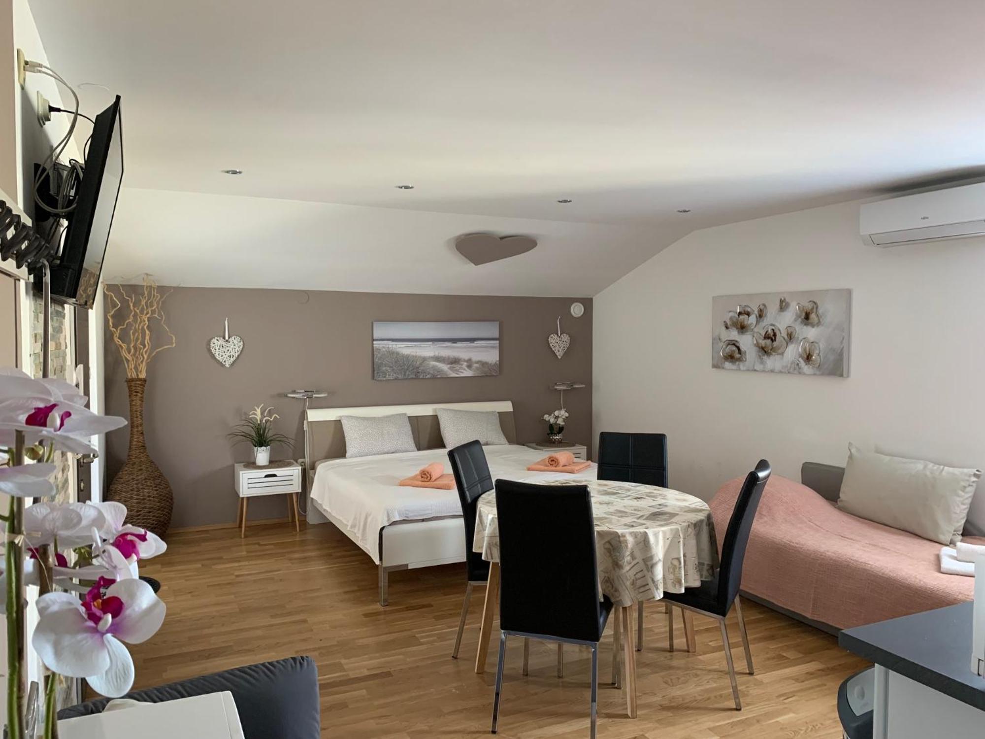 Apartment Natura 7 *